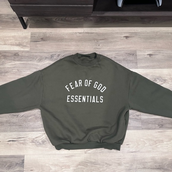 Fear of God Essentials FW24 crew neck sweater size M - Picture 1 of 4